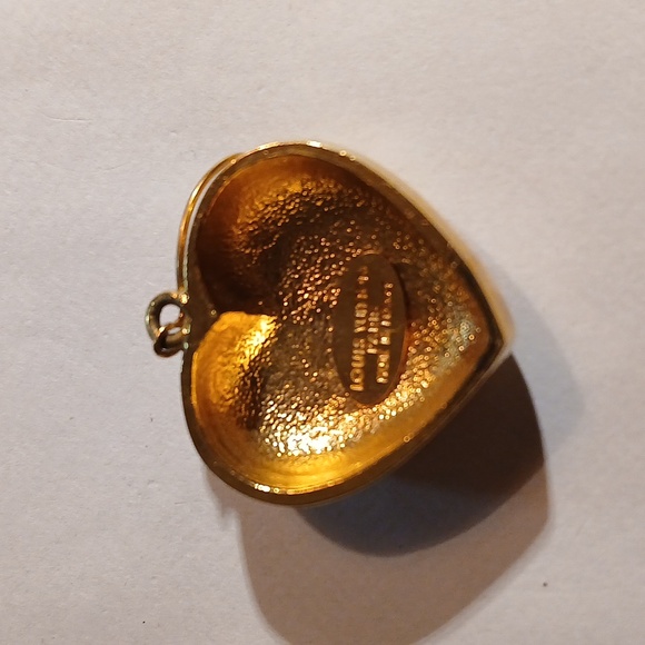 Louis Vuitton Strawberry and Heart shape earrings - Picture 6 of 6